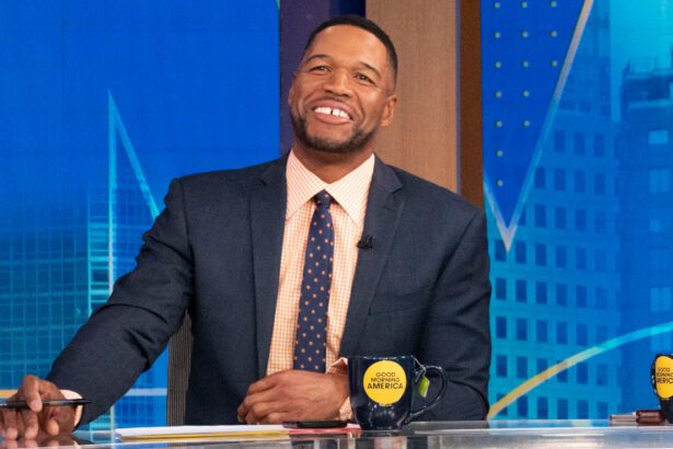 Strahan Breaks Sack Record on "Good Morning America"