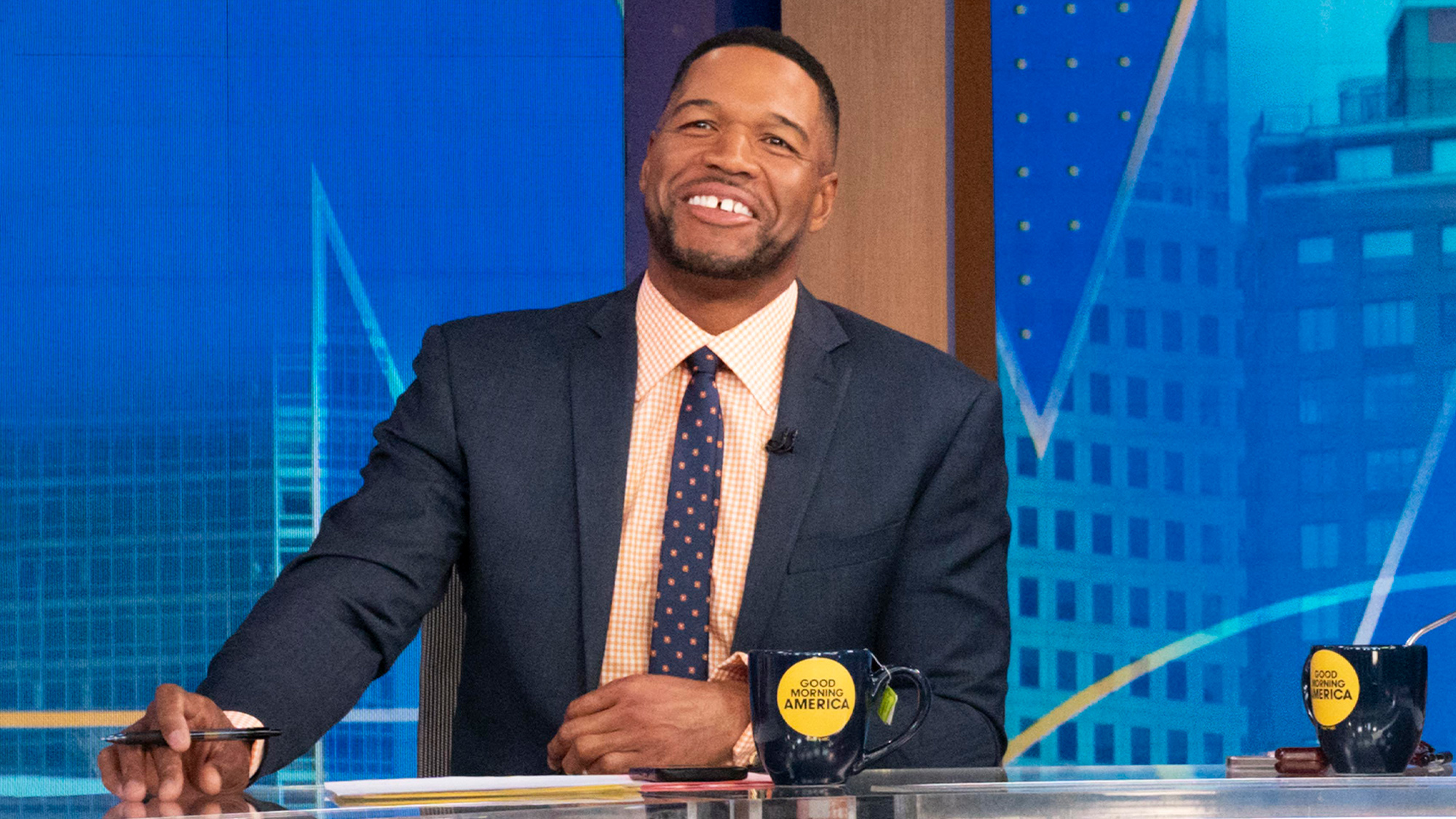 Strahan Breaks Sack Record on "Good Morning America"